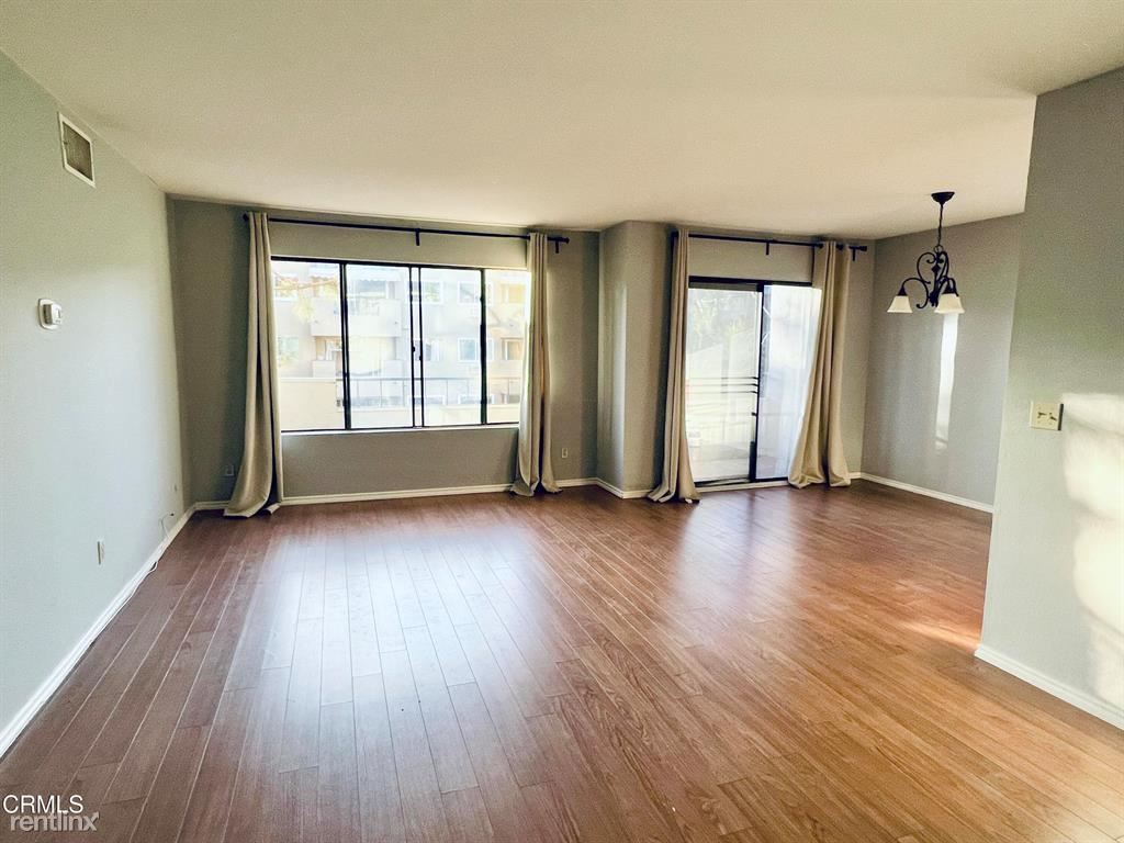 700 Westmount Dr, Unit Apt 202 Condos in West Hollywood, CA