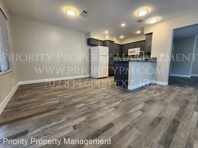 Building Photo - 3 br, 2.5 bath House - 3005 Ocean View Drive