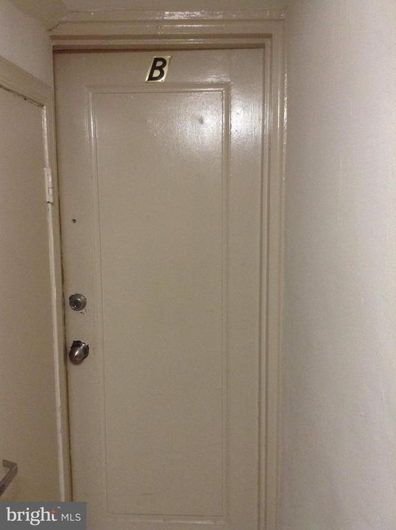 Foto del edificio - 2509 Cliffbourne Pl NW
