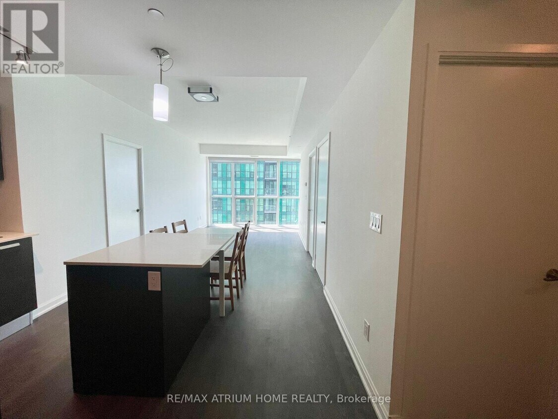 Photo principale - 9-2709 Bogert Ave