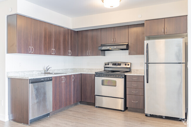 1BR, 1BA - 718SF - Kitchen - Vision