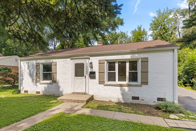 Building Photo - 1335 College Ave