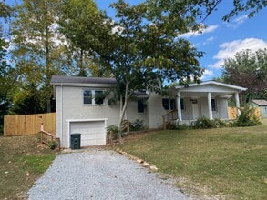 Building Photo - 110 Bee Branch Blvd