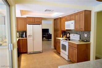 Building Photo - 1927 Crayton Rd