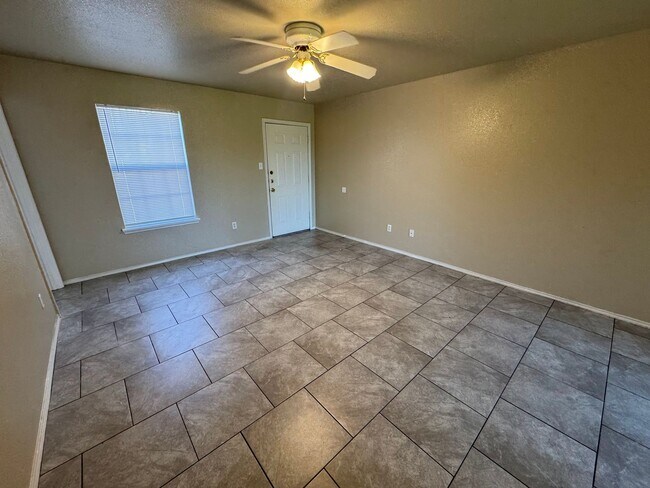 Foto del edificio - 5702 Greengate Dr