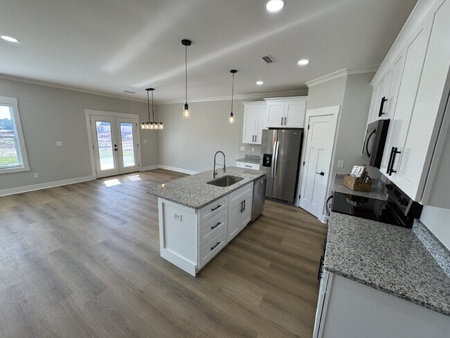 Foto del edificio - 1465 Forest Dr