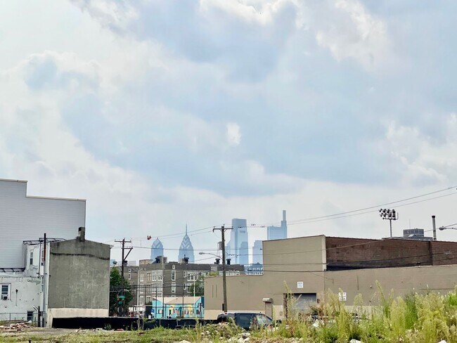 Building Photo - 1537 N Orkney St