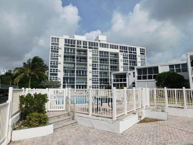 Building Photo - 1200 N Fort Lauderdale Beach Blvd