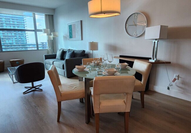 Foto del edificio - 1395 Brickell Bay Dr