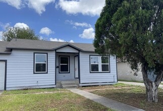 Building Photo - 4606 Nesbitt Dr