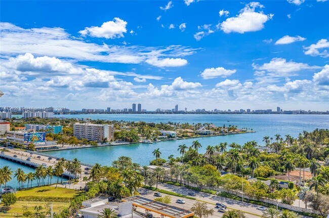 Building Photo - 7900 Harbor Island Dr