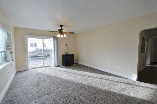 Building Photo - 321 West Blvd. New Plymouth