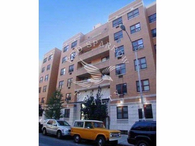 Building Photo - 190 E 7th St