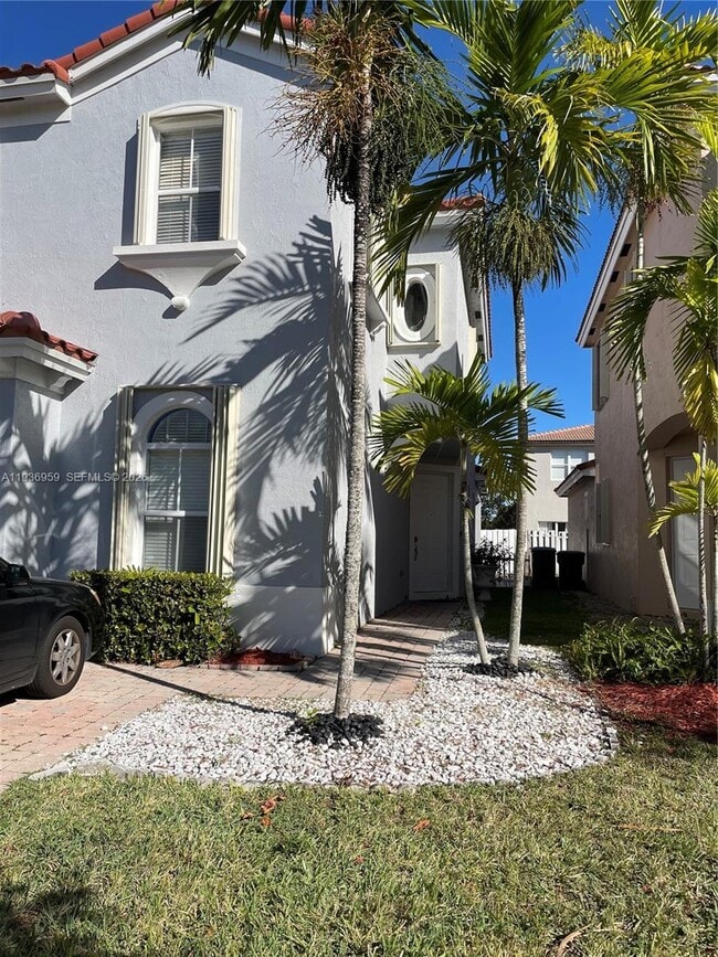 Building Photo - 3951 NE 13th Dr