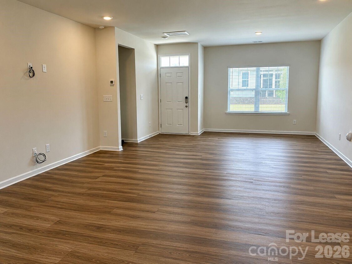 Foto del edificio - 302 Sagecroft Ln