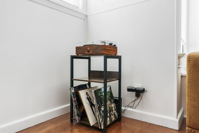 Building Photo - 3532 Greenwood Blvd