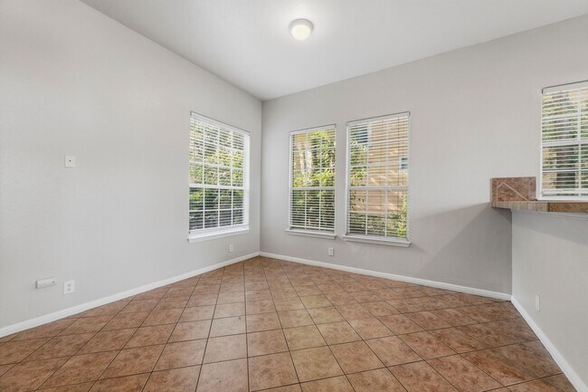 Foto del edificio - 5102 Caswell Ave