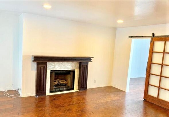 Foto del edificio - 136 S Swall Dr