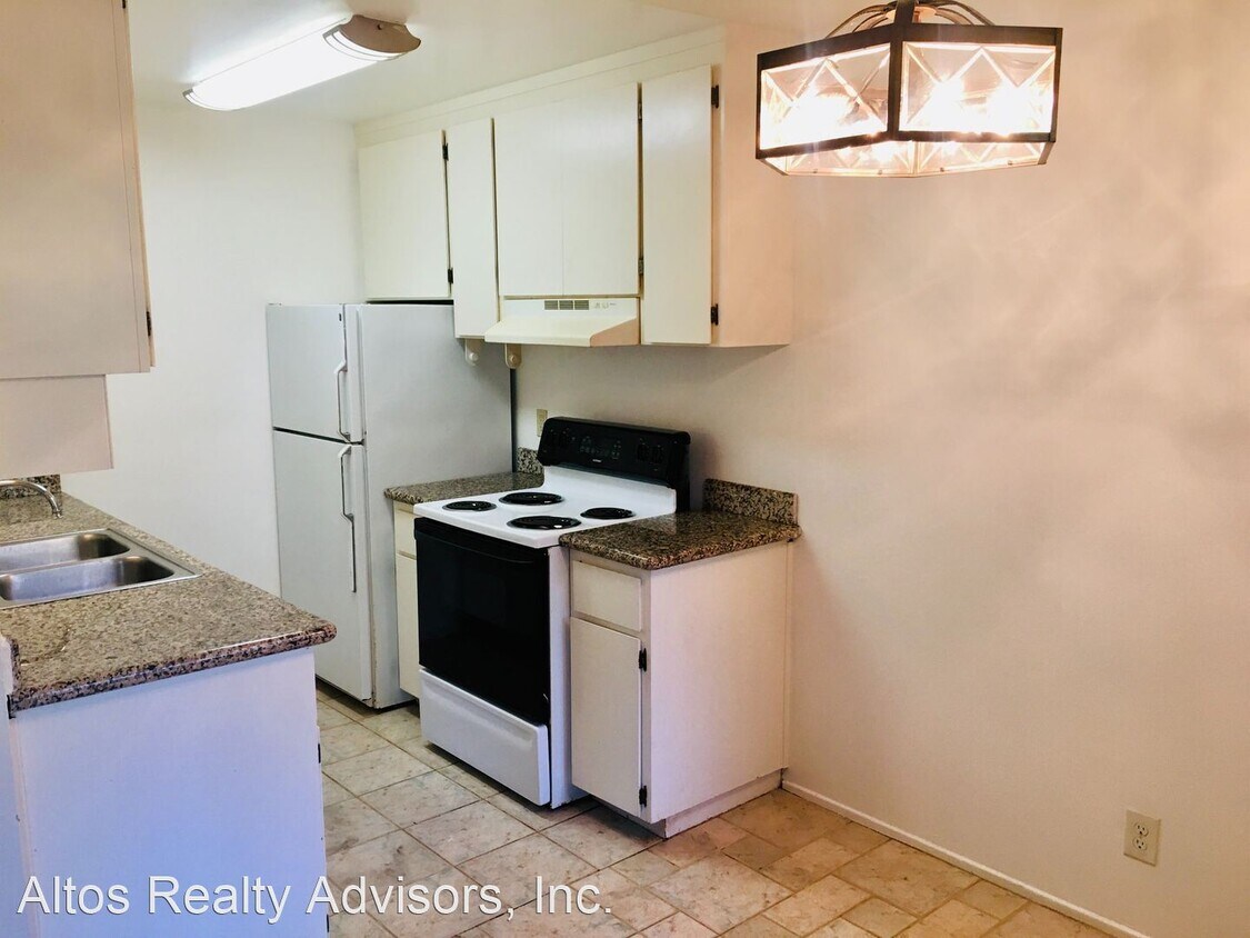 Primary Photo - 2 br, 1 bath House - 940 Kiely Boulevard #F
