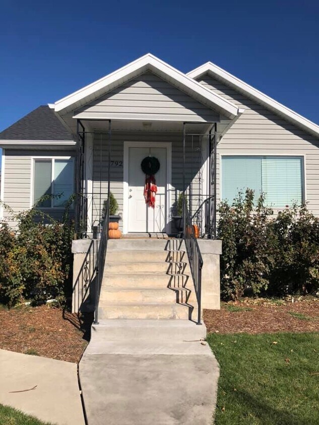 Primary Photo - 792 500 North, Unit 792
