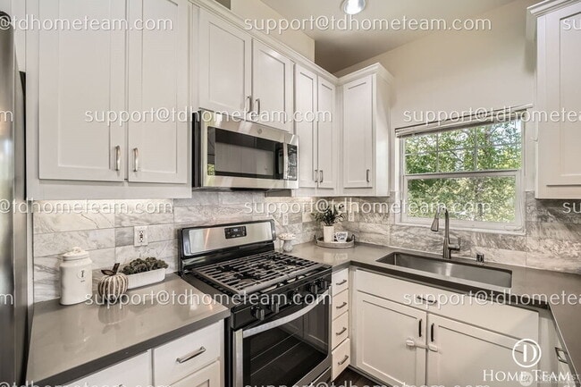 Foto del edificio - 4319 Issaquah-Pine Lake Rd SE