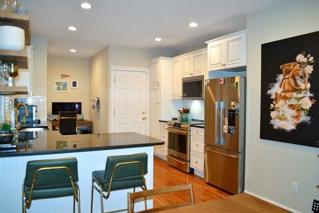 Foto del edificio - 42 Robinwood Ave