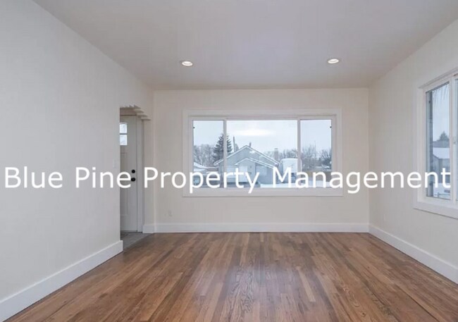 Building Photo - 375 W 18th St