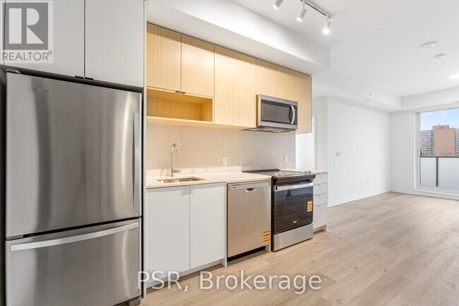 Photo du bâtiment - 4365 Bloor St W