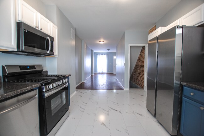Building Photo - 215 N Belnord Ave