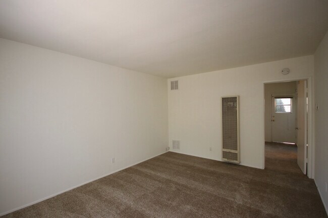 Building Photo - 56 Eloise St