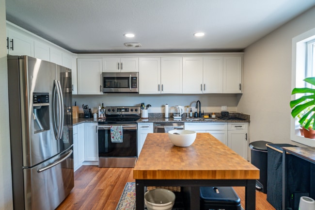 Photo - 480 Troy St House