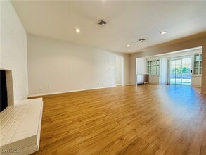 Building Photo - 1208 Buehler Dr