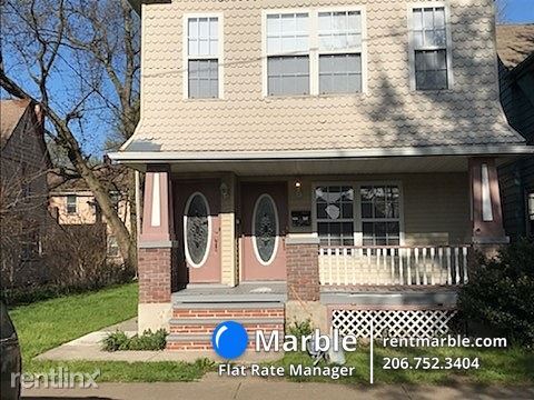 Building Photo - 2 br, 1 bath Townhome - 1815 W 47th St Apt 2