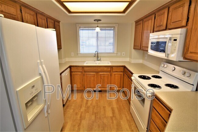 Building Photo - 716 Kimberly Ct