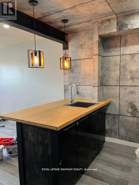 Building Photo - 1839 Davenport Rd