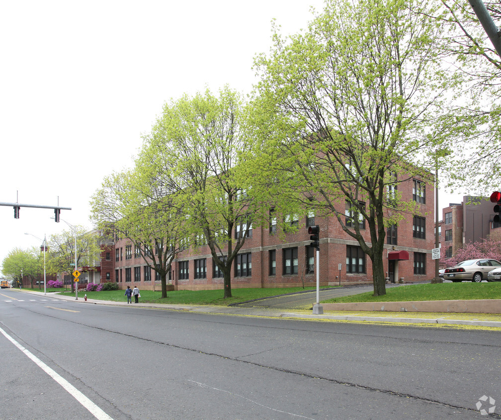 Building Photo - School II Apartments