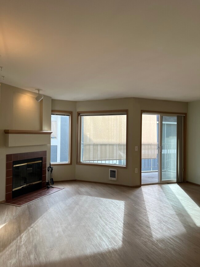 Building Photo - 727 N 85th St