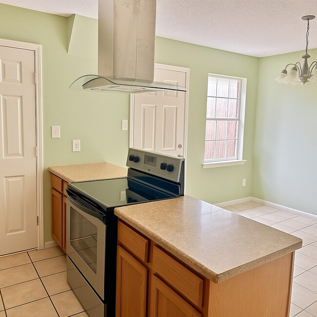 Building Photo - 19 Houmas Pl