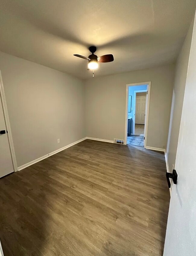 Foto del edificio - 116 E Pk Ln St