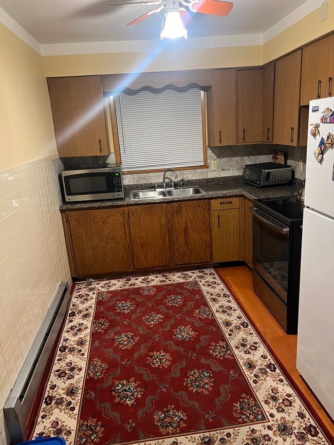 Kitchen - 317 Lower Stella Ireland Rd