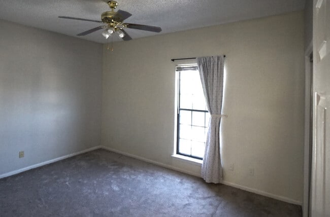 Bedroom - 1307 Kinney Ave