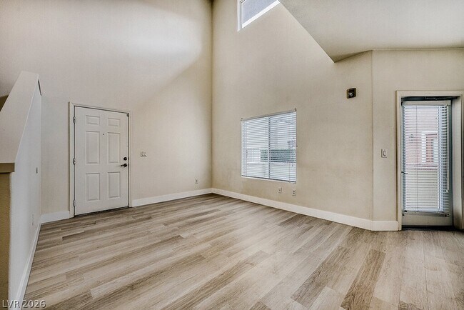 Foto del edificio - 10443 Alpine Edge Ave