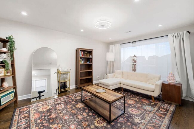 Foto del edificio - 5641 W 64th St
