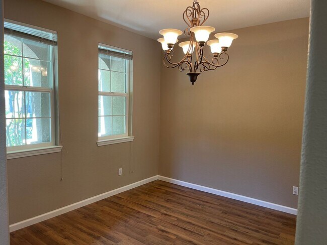 Building Photo - Gold Creek 3 Bedroom plus Loft