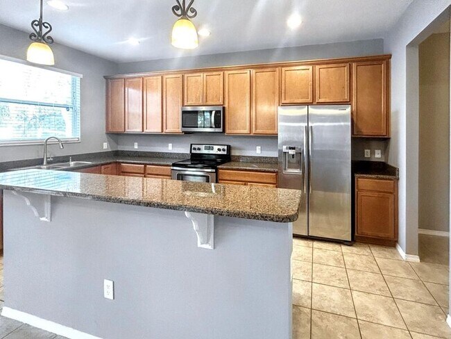 Building Photo - 1111 Canyon Oaks Dr