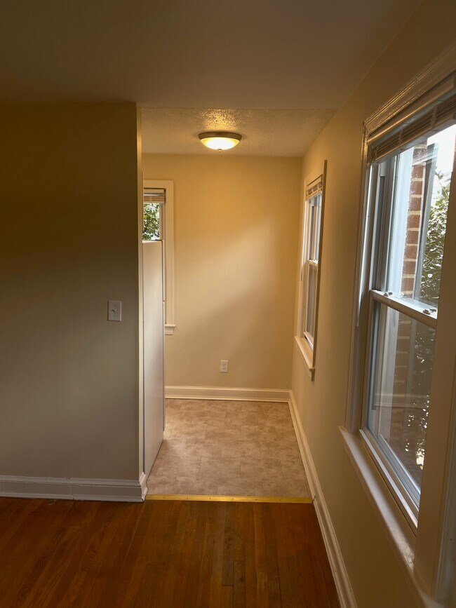 Foto del edificio - 634 N Monroe St