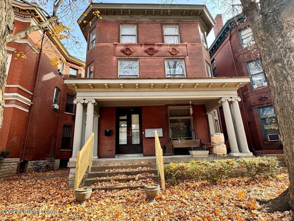 Primary Photo - 1393 S 3rd St