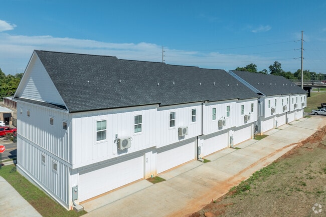 Building Photo - Parkside Townhomes