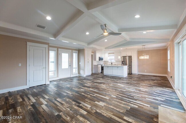 Building Photo - 318 Bell Cir