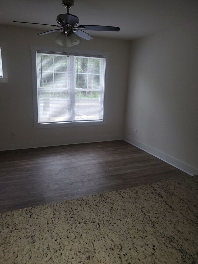 Building Photo - Townhouse in Blackstone-Fort Pickett area
